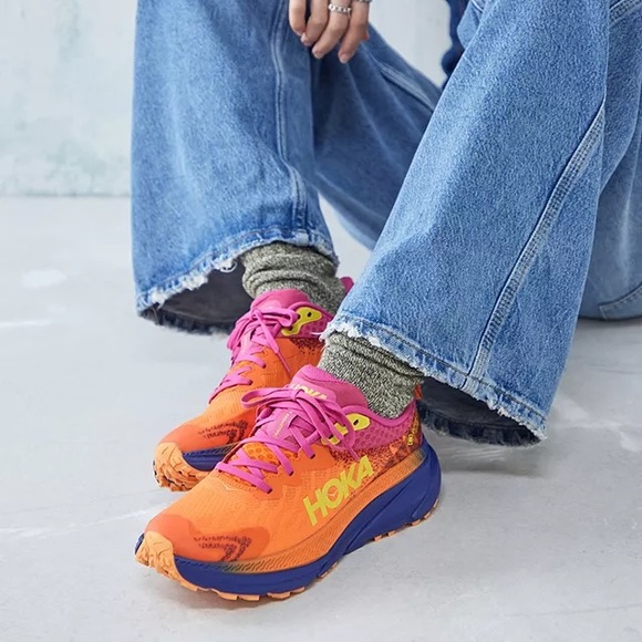 Hoka Challenger ATR 7 GTX Vibrant Orange/Pink Yarrow sz 7.5, 8, 8.5,9 New in Box - Picture 2 of 10